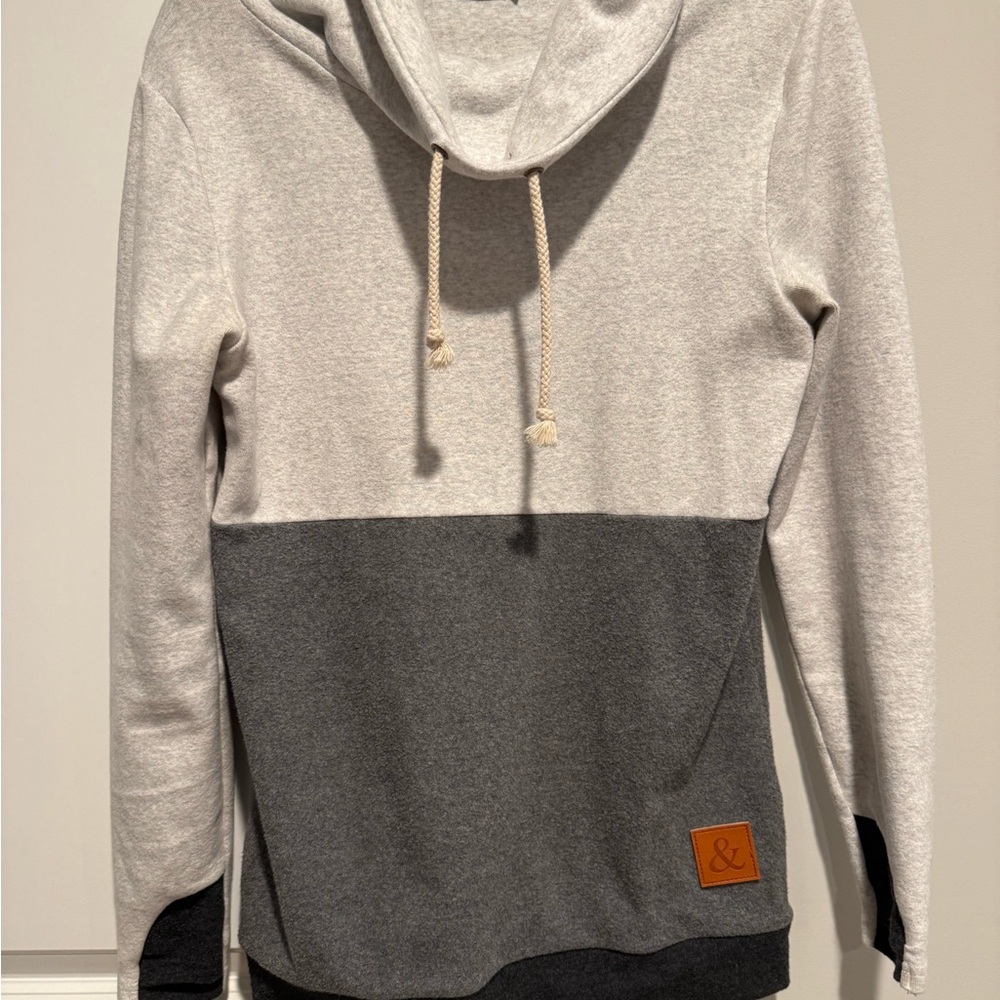 Ampersand Avenue Cowl Neck Long Sleeve Pullover Sweatshirt. small